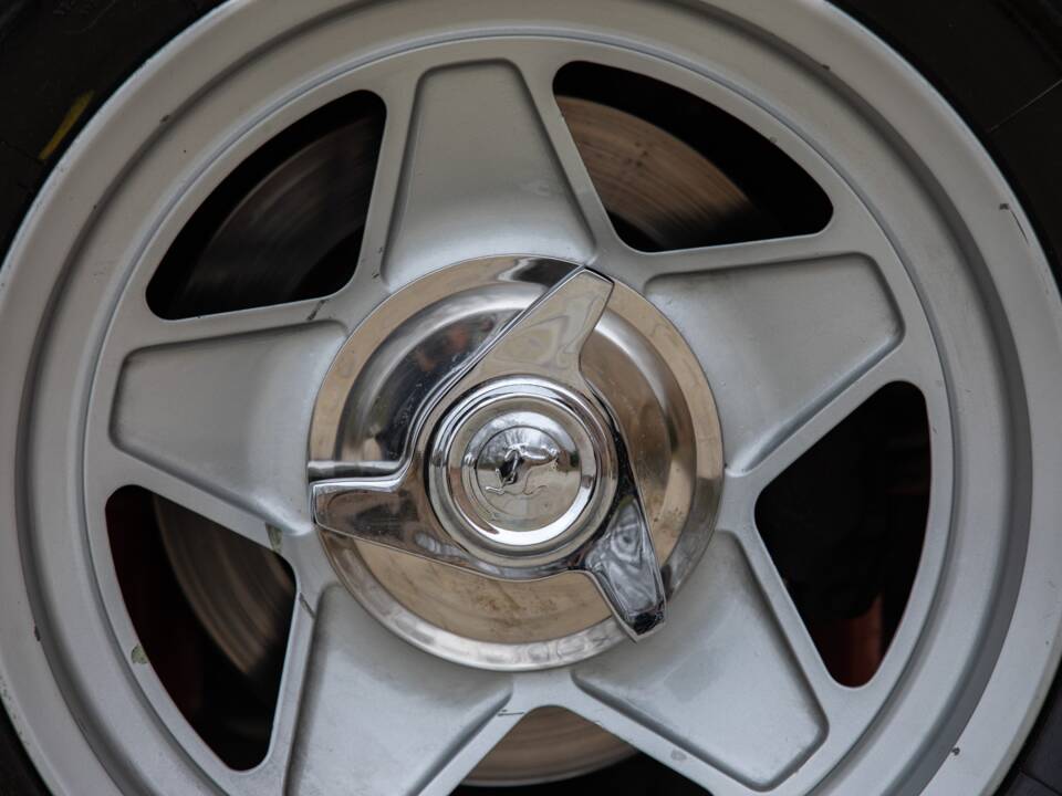 Afbeelding 32/50 van Ferrari 512 BBi (1982)