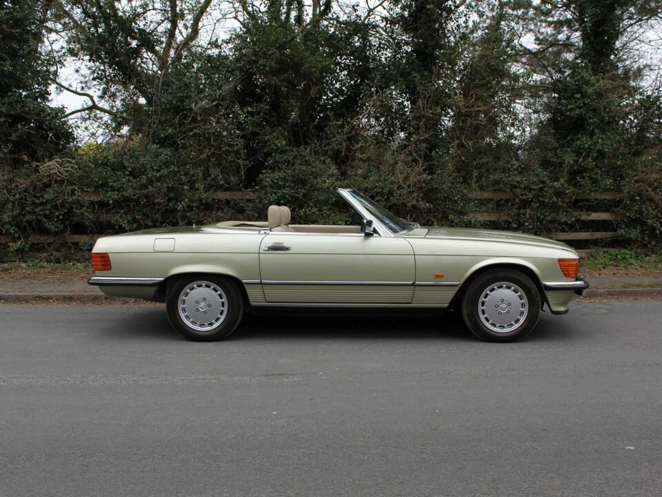 Image 7/18 of Mercedes-Benz 300 SL (1986)