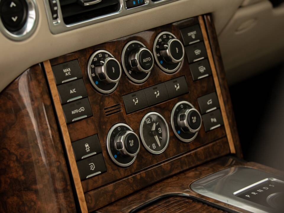 Image 24/50 of Land Rover Range Rover 4.4 TDV8 Vogue SE (2012)