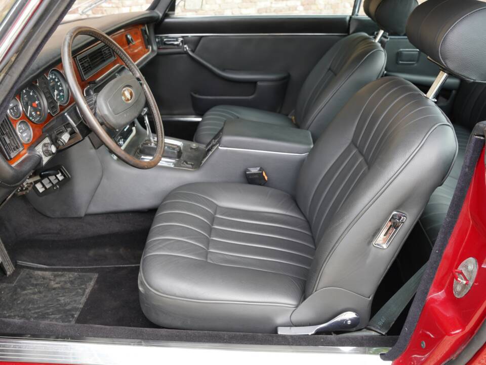 Bild 34/50 von Jaguar XJ 6 C 4.2 (1976)