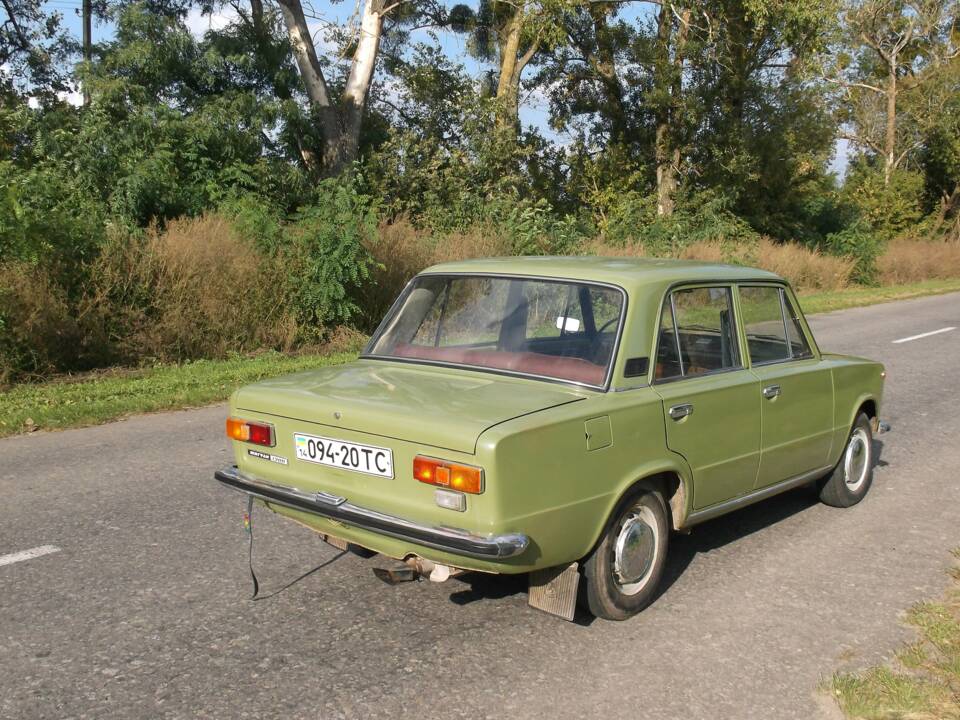Image 3/5 of Lada 1300 (1978)