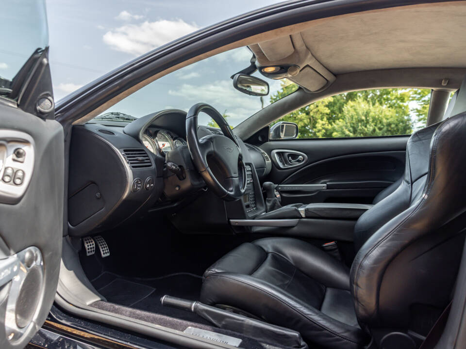 Image 27/56 of Aston Martin V12 Vanquish S (2005)