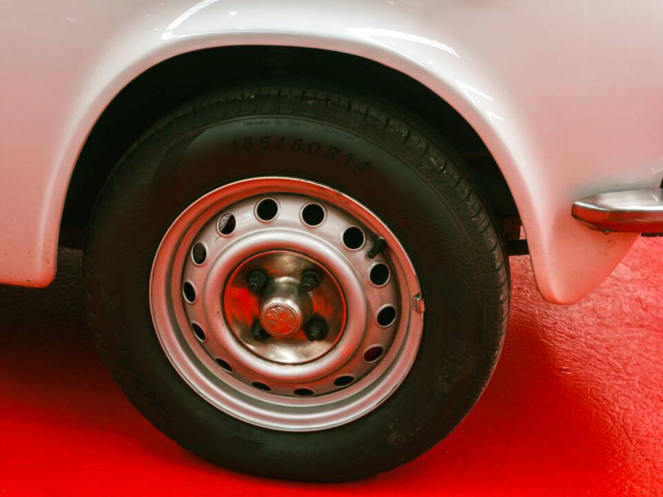Bild 14/34 von Alfa Romeo Giulia Nuova Super 1600 (1979)