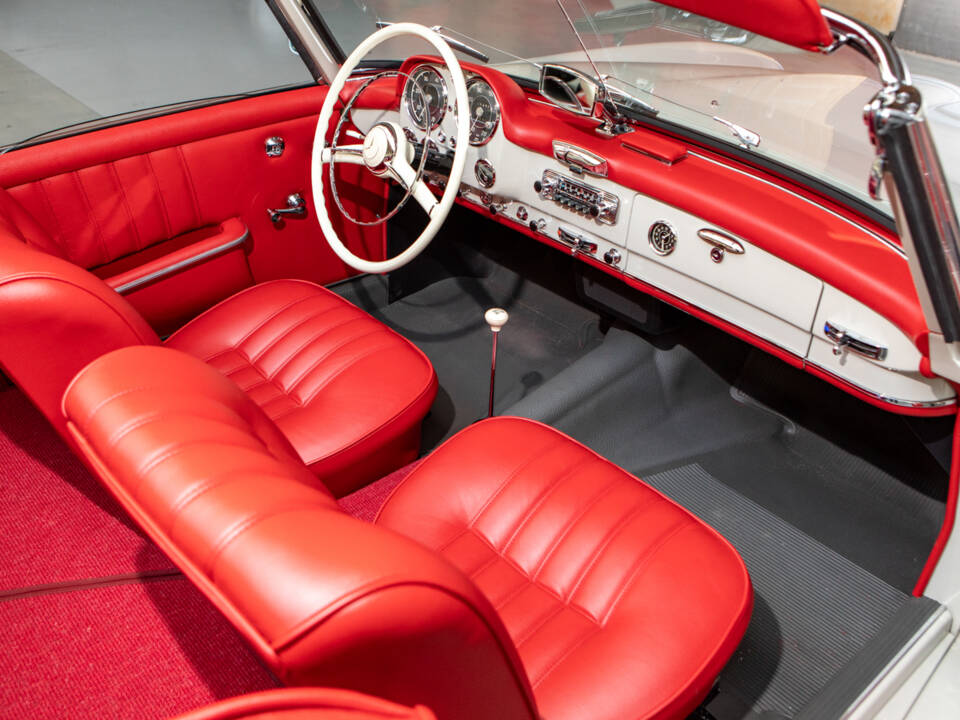 Image 13/28 of Mercedes-Benz 190 SL (1961)