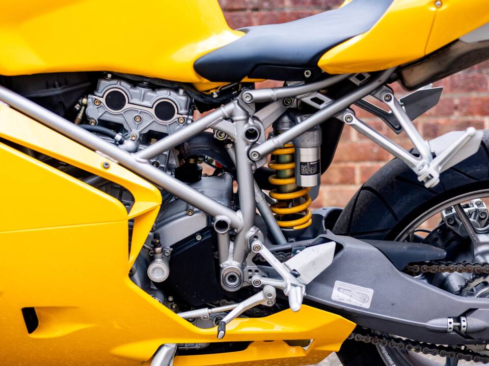 Immagine 8/30 di Ducati DUMMY (2004)