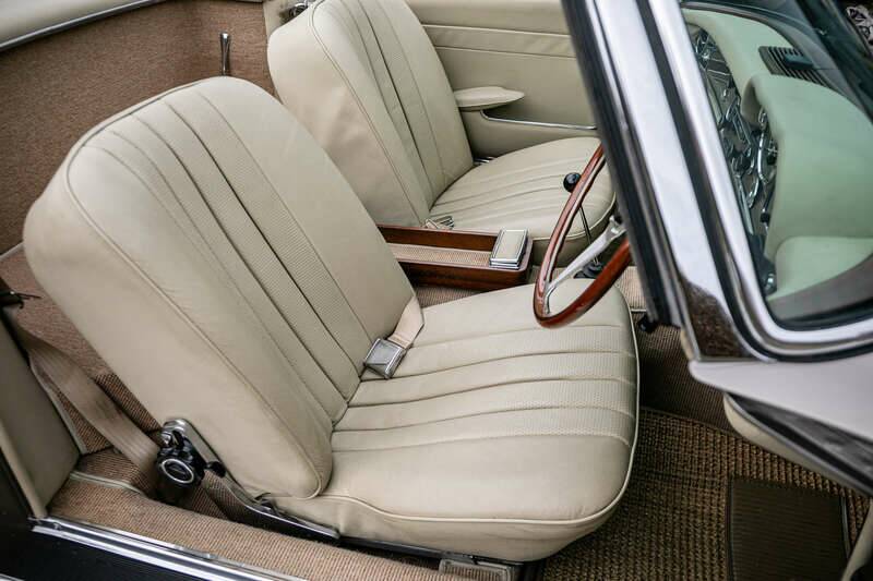 Image 26/37 of Mercedes-Benz 280 SL (1970)