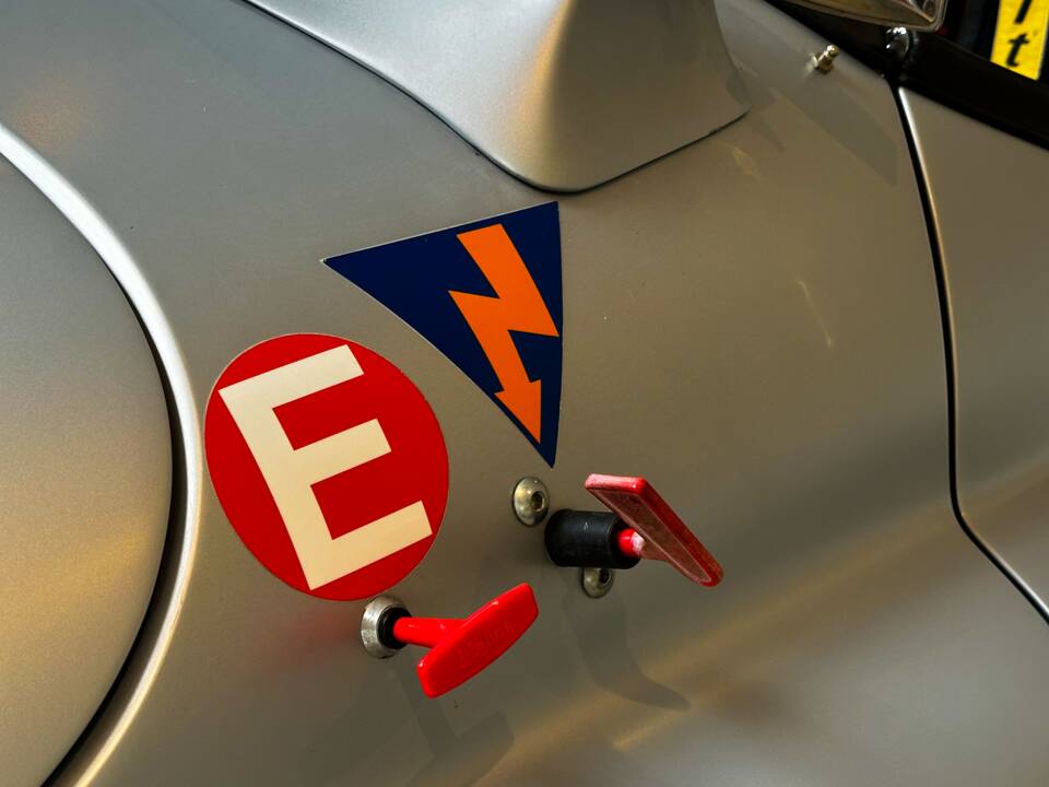 Image 20/26 of Jaguar XK 120 OTS (1952)