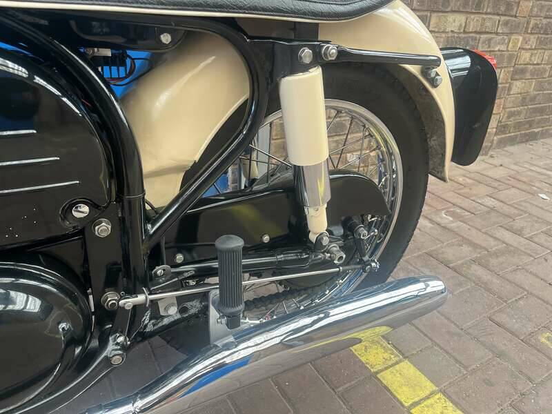 Image 9/19 of Norton DUMMY (1960)