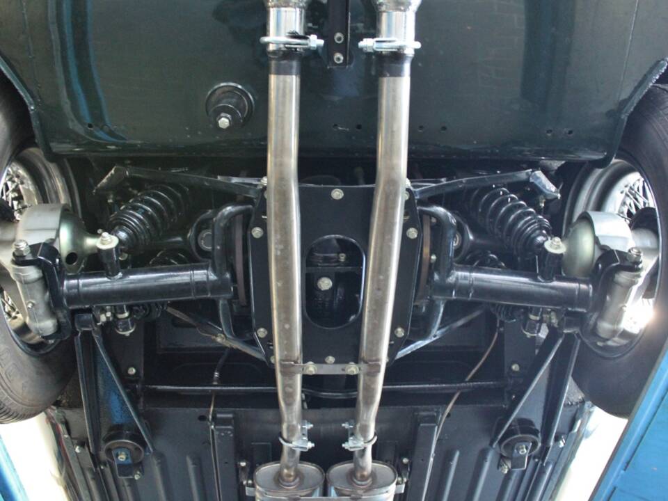 Image 17/21 de Jaguar E-Type (1969)