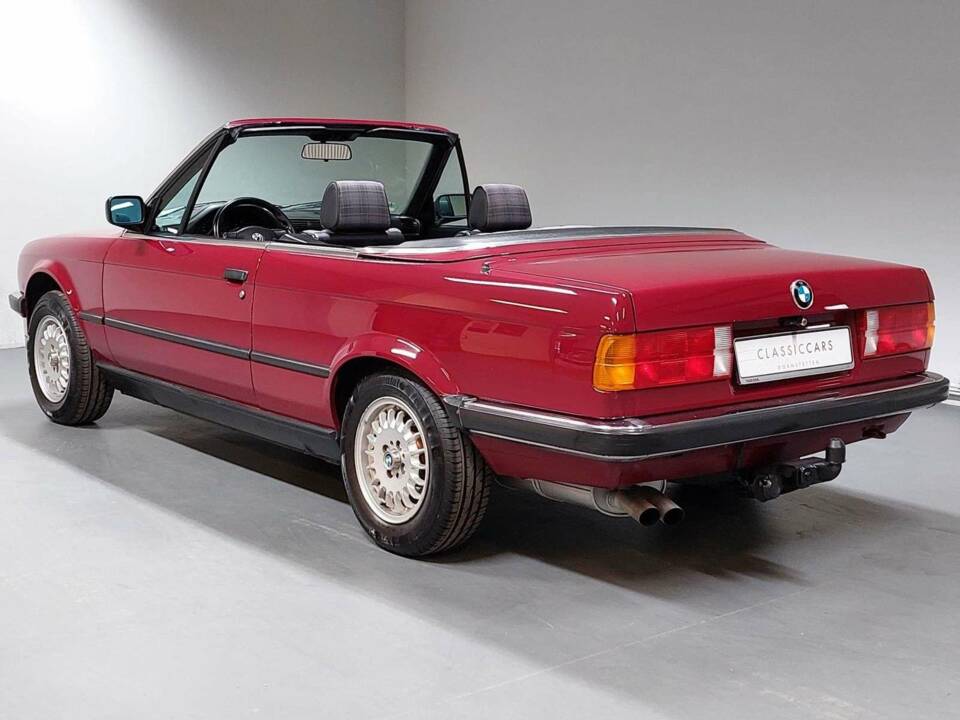 Immagine 5/14 di BMW 320i (1990)