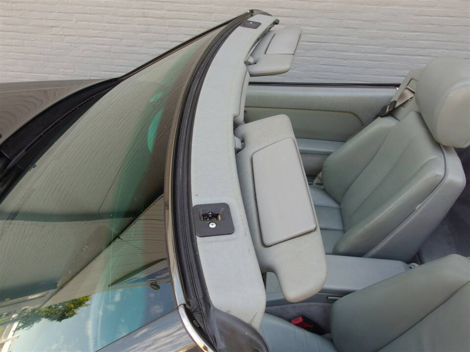 Image 74/96 of Mercedes-Benz 300 SL (1992)