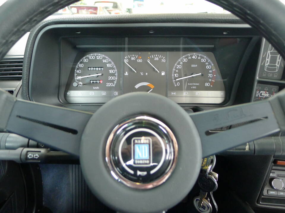 Immagine 15/32 di Lancia Thema I.E. (1991)