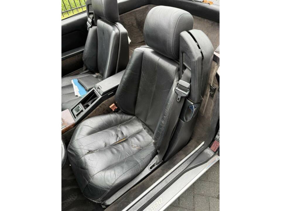 Image 17/44 of Mercedes-Benz 300 SL (1991)