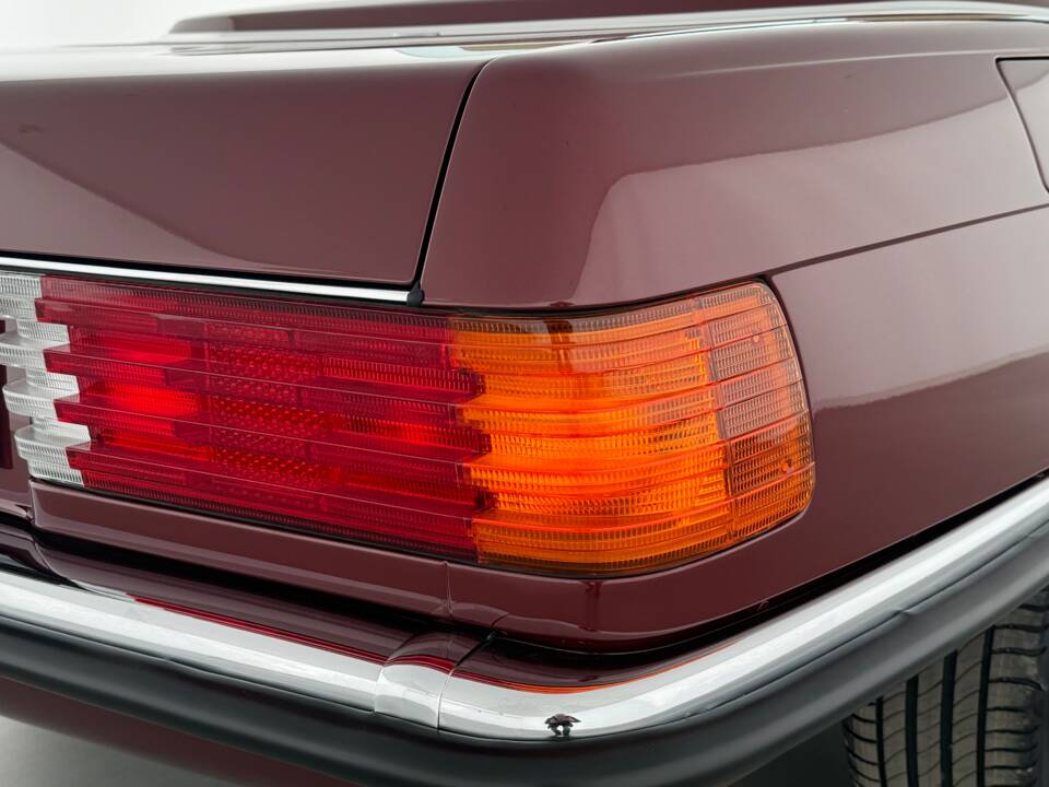 Immagine 29/43 di Mercedes-Benz 560 SL (1986)