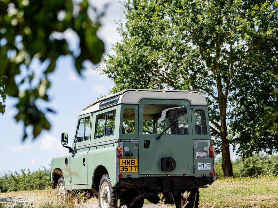 Image 17/50 of Land Rover 88 (1978)