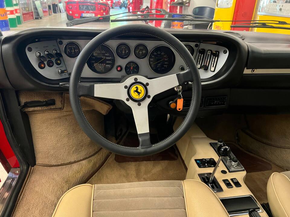 Image 8/17 of Ferrari Dino 308 GT4 (1977)