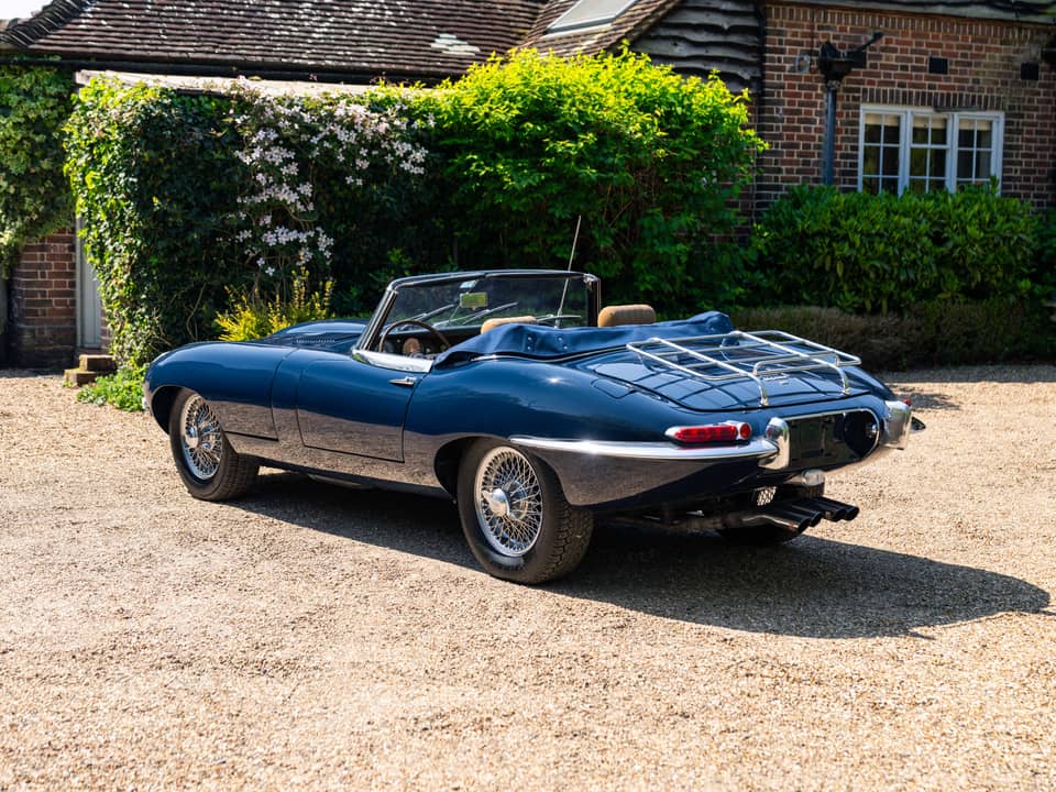 Image 24/86 de Jaguar E-Type (1967)