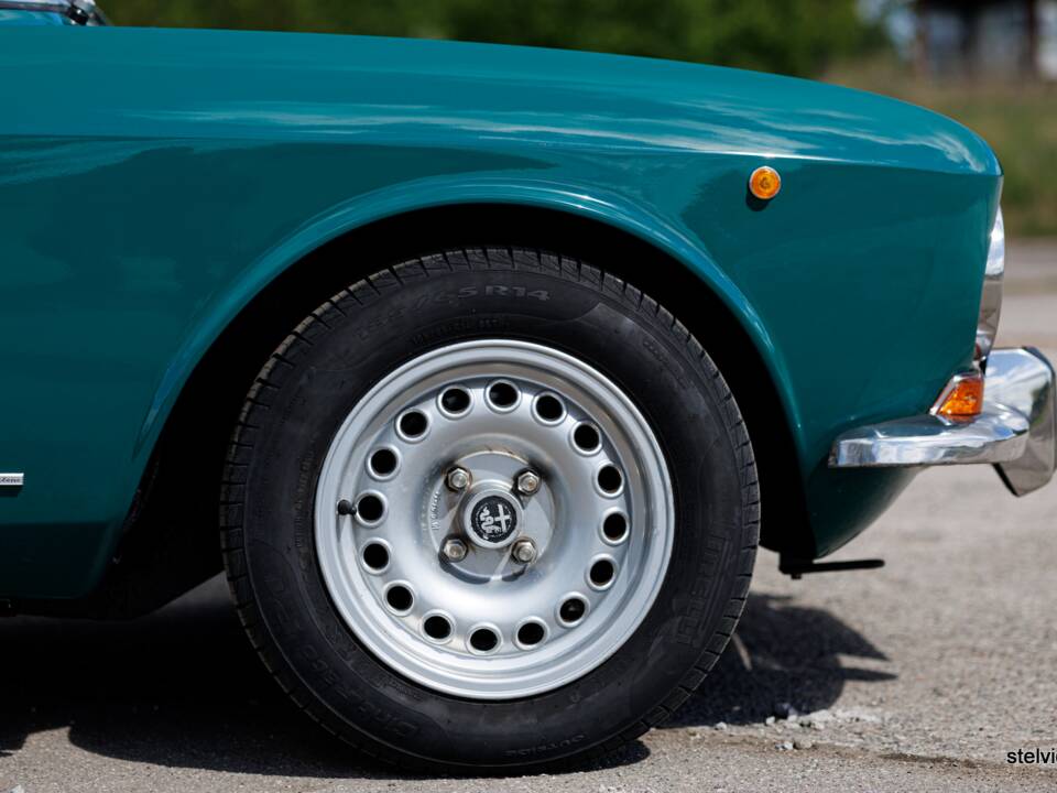 Bild 20/39 von Alfa Romeo 1750 GT Veloce (1971)