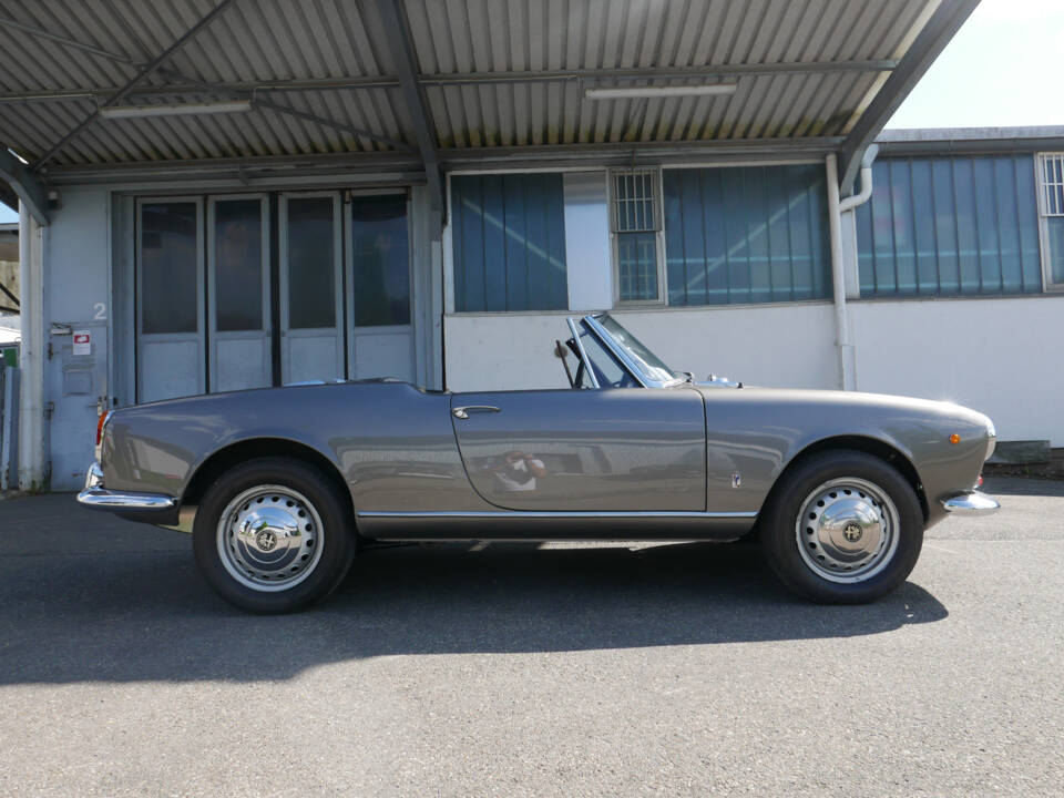 Imagen 9/68 de Alfa Romeo Giulia 1600 Spider (1964)