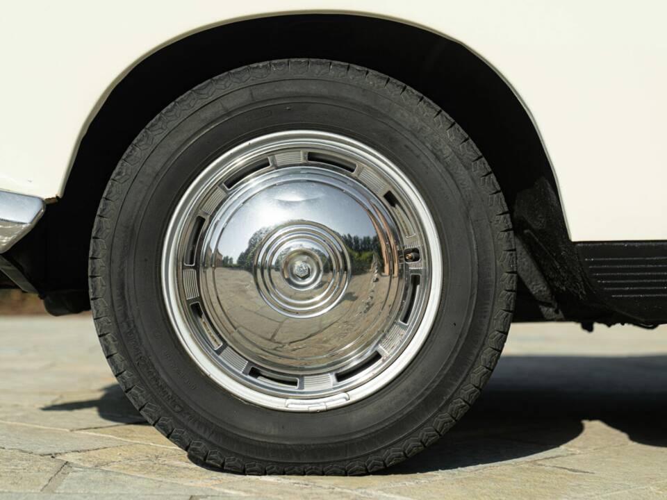 Immagine 16/50 di Peugeot 404 Familiale (1965)