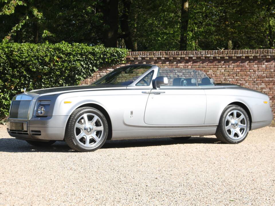 Image 37/50 of Rolls-Royce Phantom DHC (2009)