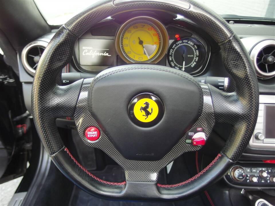Image 61/100 of Ferrari California (2009)
