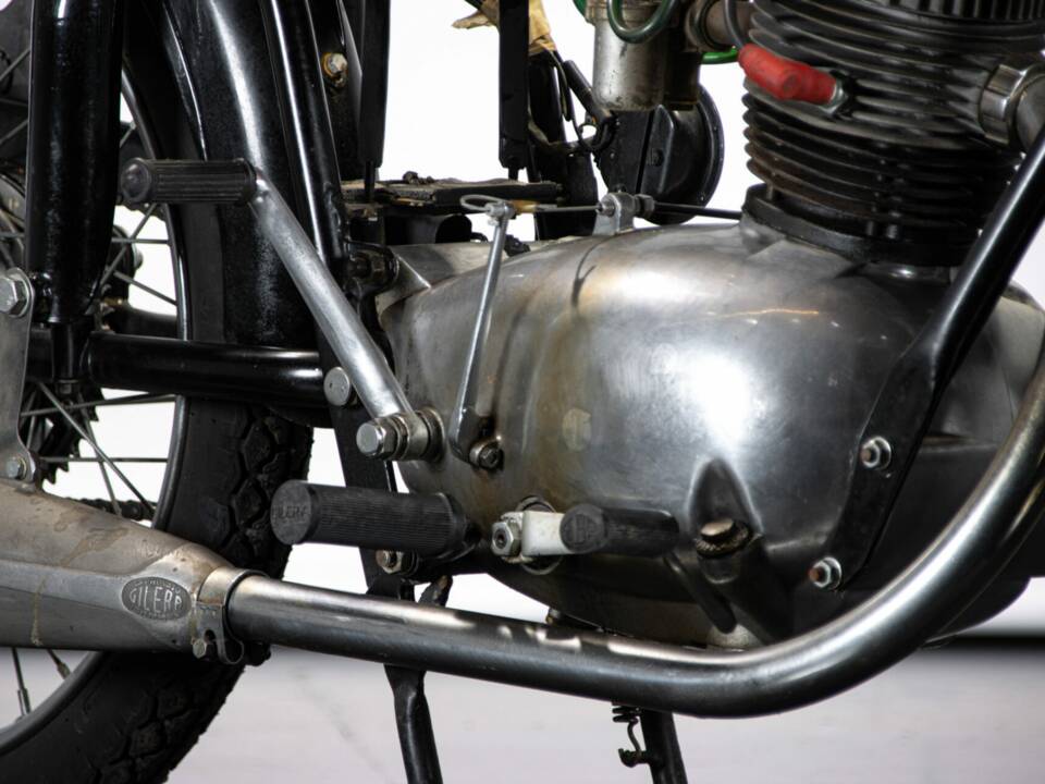 Bild 31/50 von Gilera 150 Sport (1951)