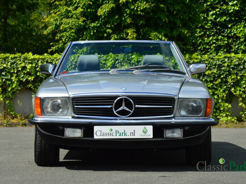 Image 19/50 de Mercedes-Benz 500 SL (1985)
