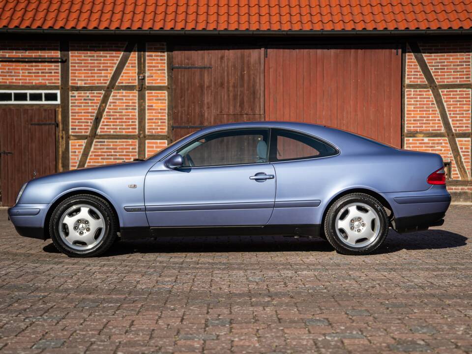 Bild 10/58 von Mercedes-Benz CLK 320 (1999)