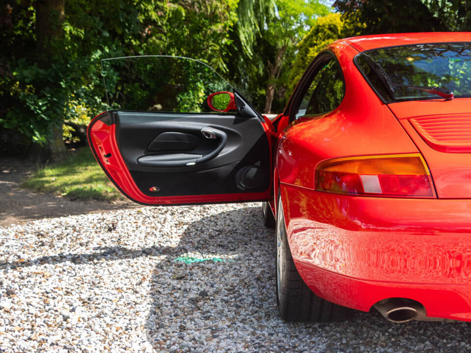 Bild 10/13 von Porsche 911 Carrera (1997)
