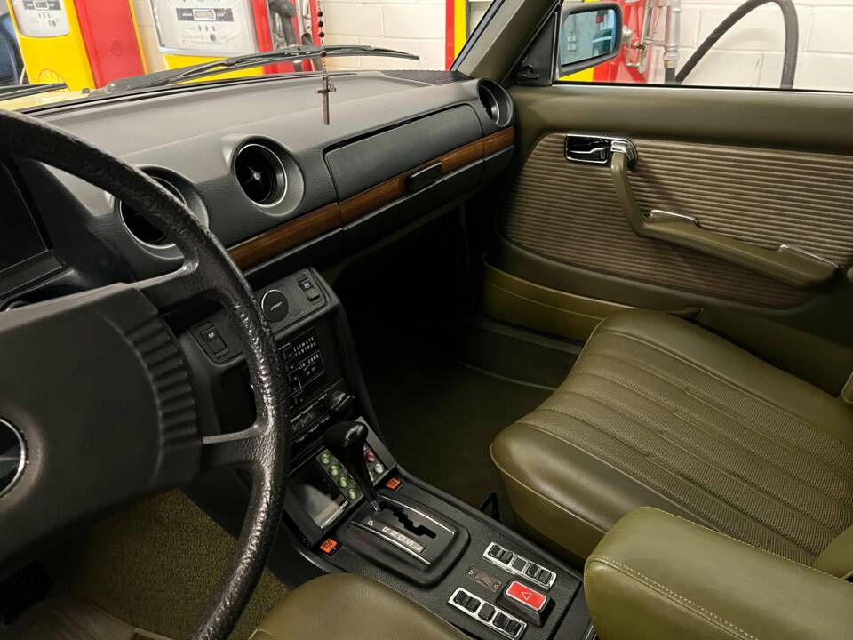 Afbeelding 9/19 van Mercedes-Benz 280 E (1979)
