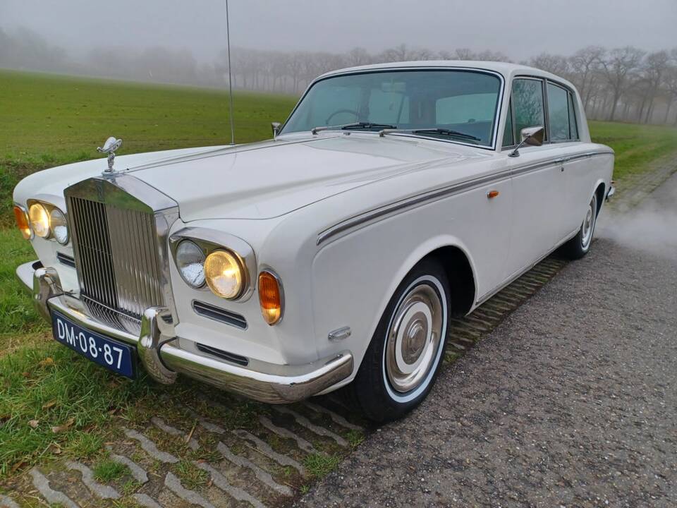 Image 5/8 of Rolls-Royce Silver Shadow I (1969)