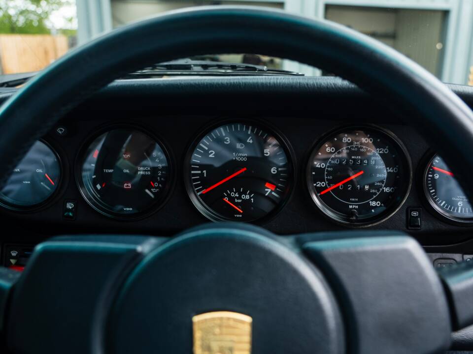 Image 26/50 of Porsche 911 Turbo LE (1989)