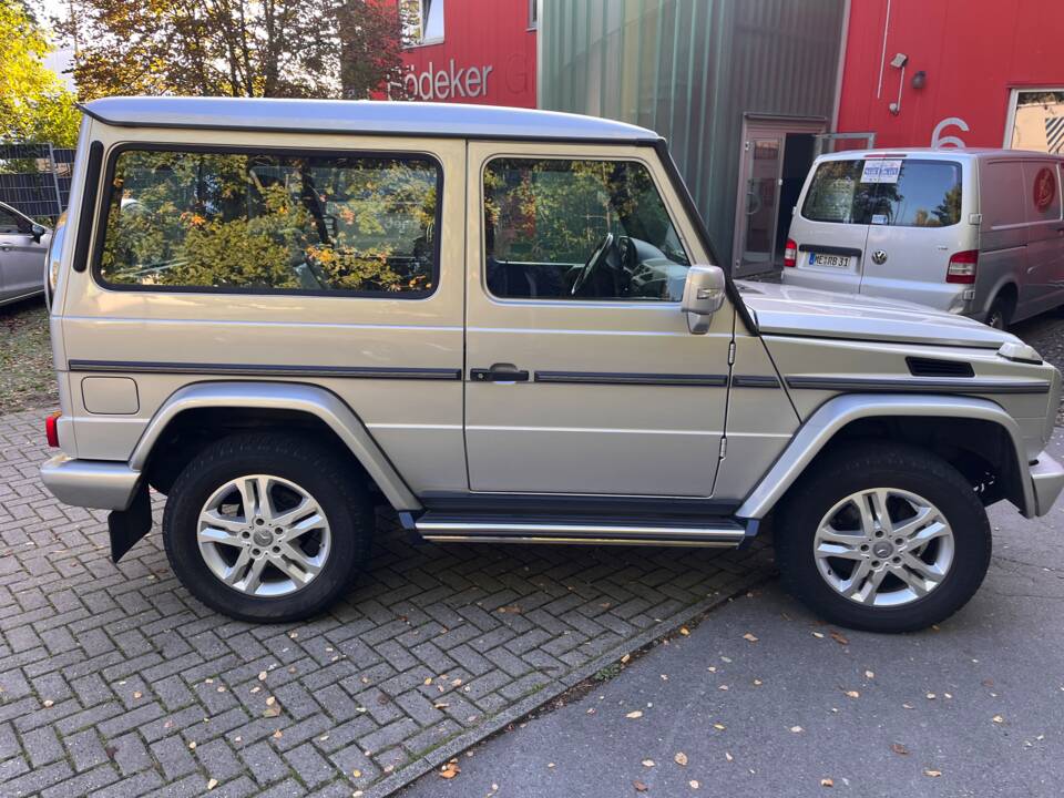 Image 4/15 of Mercedes-Benz G 350 Bluetec (SWB) (2012)