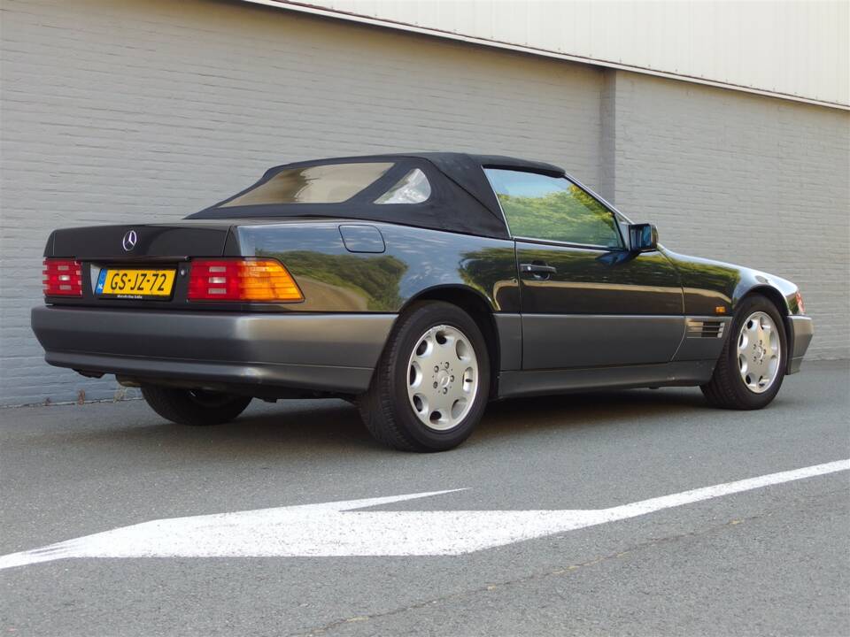 Image 4/96 of Mercedes-Benz 300 SL (1992)