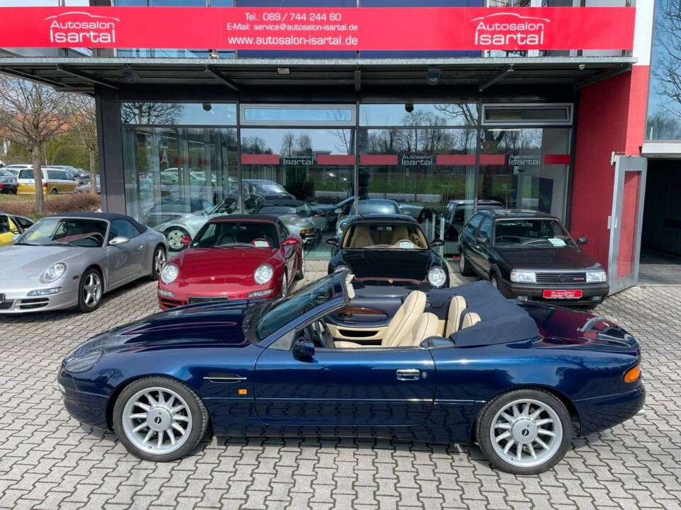 Immagine 1/20 di Aston Martin DB 7 Volante (1998)