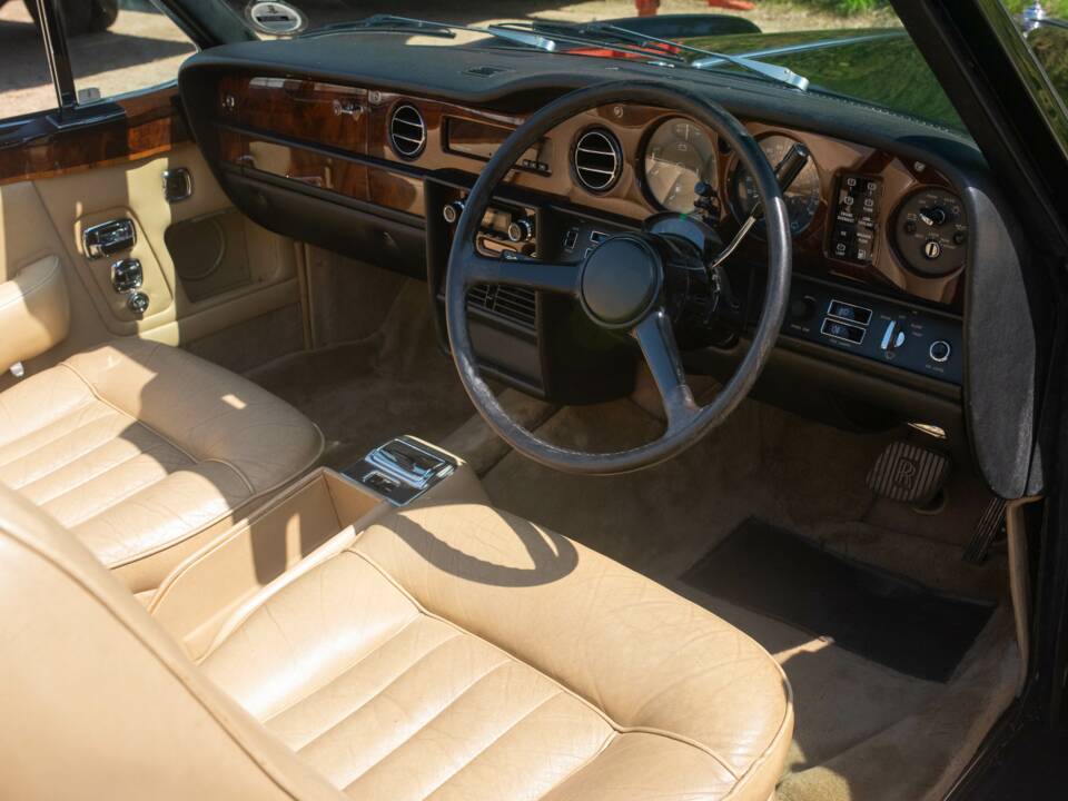 Immagine 35/46 di Rolls-Royce Corniche I (1981)