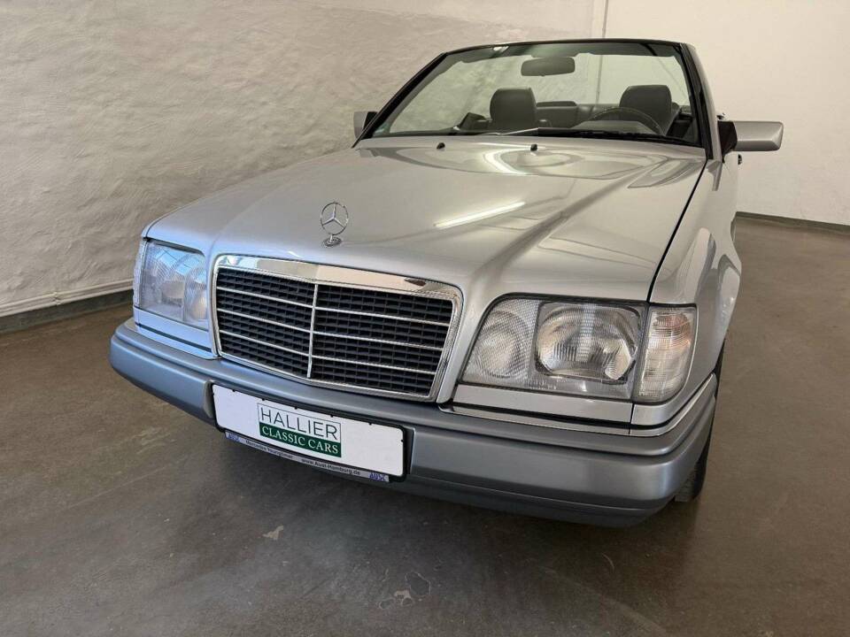 Imagen 6/27 de Mercedes-Benz E 200 (1995)