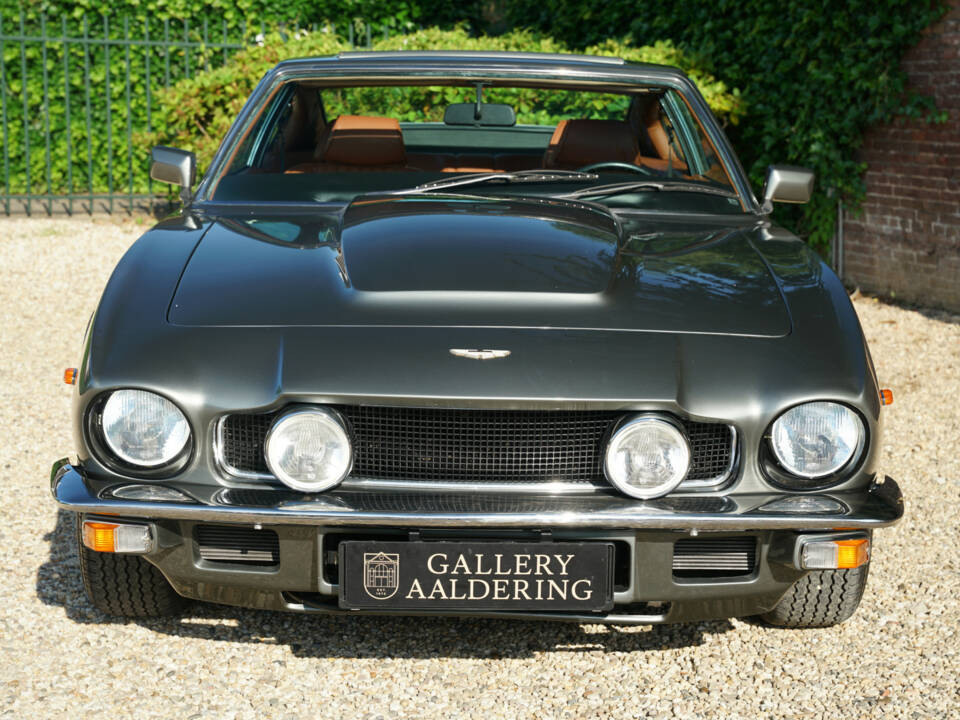 Image 24/50 of Aston Martin V8 (1980)