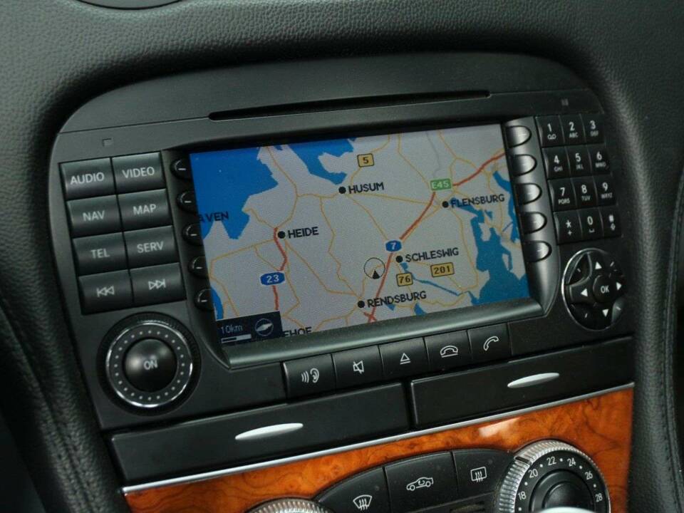 Immagine 18/30 di Mercedes-Benz SL 500 (2006)