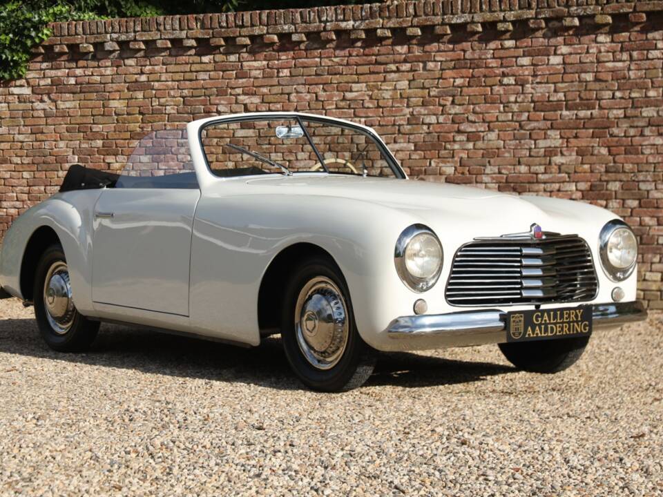 Imagen 37/50 de SIMCA 8 Sport (1950)