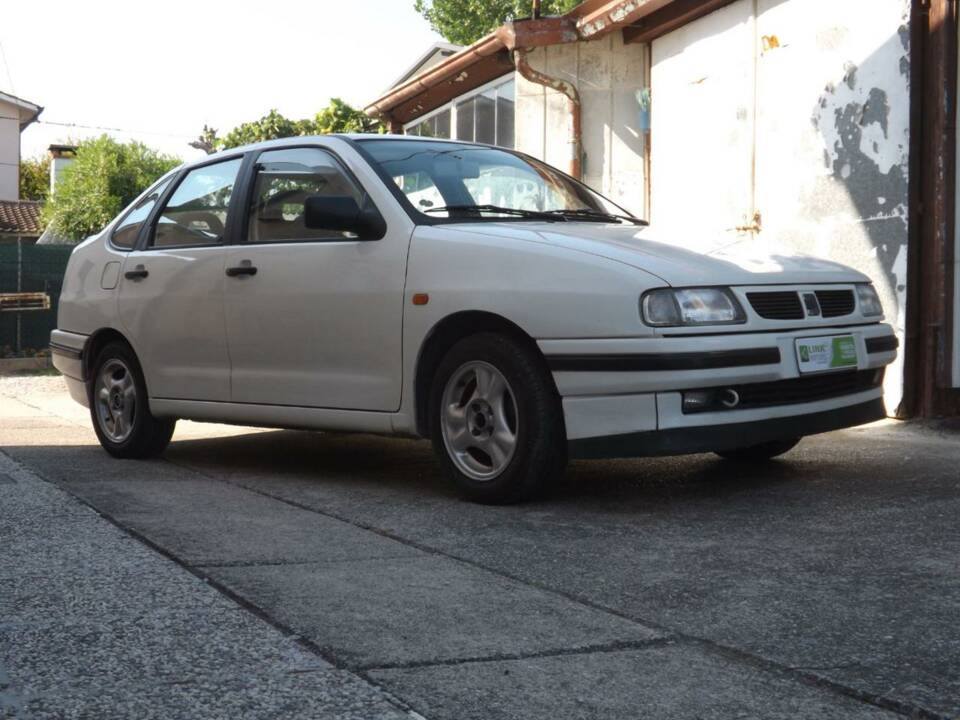 Afbeelding 3/50 van SEAT Cordoba 1.6i (1994)
