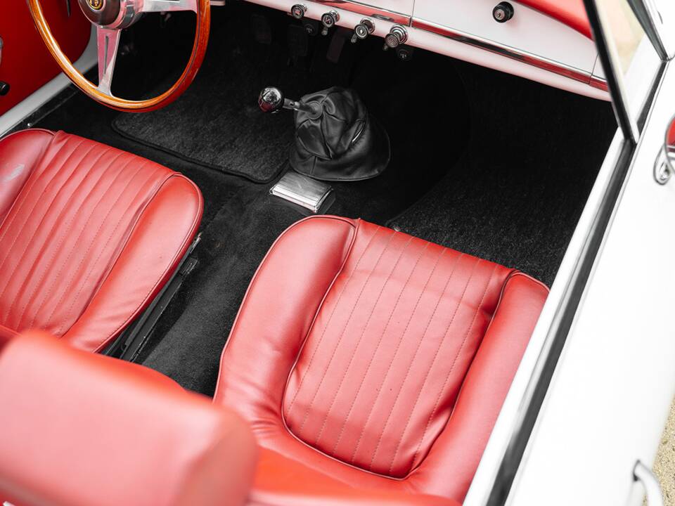 Immagine 23/43 di Alfa Romeo Giulia 1600 Spider (1964)