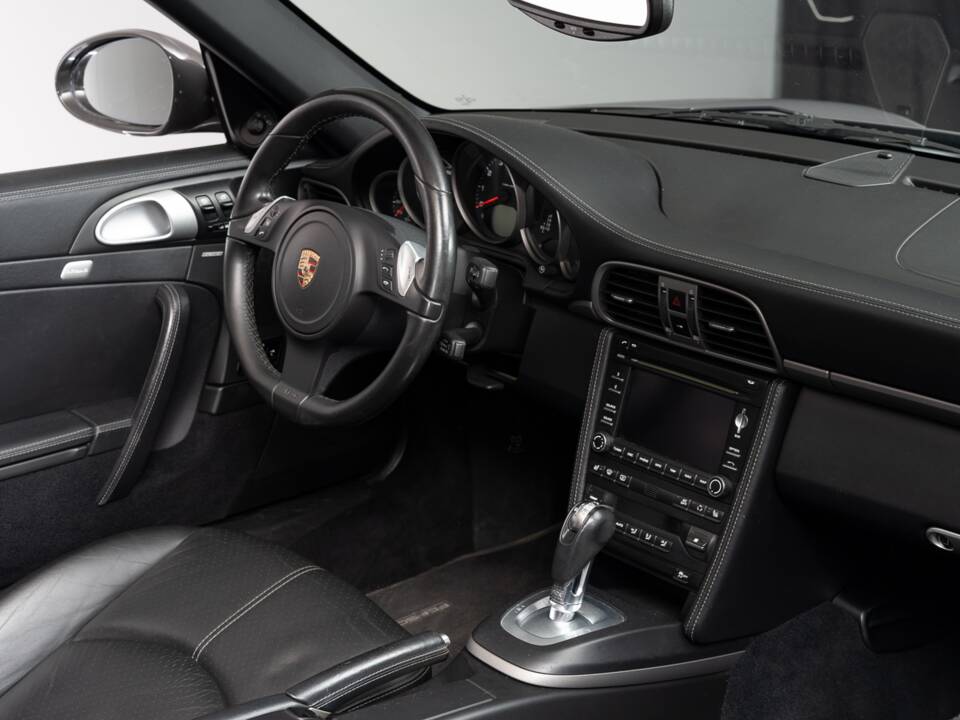 Bild 24/50 von Porsche 911 Carrera 4 (2011)