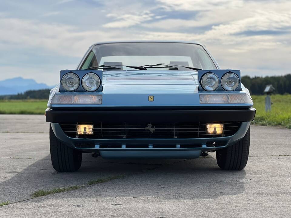Bild 19/54 von Ferrari 365 GT4 2+2 (1975)
