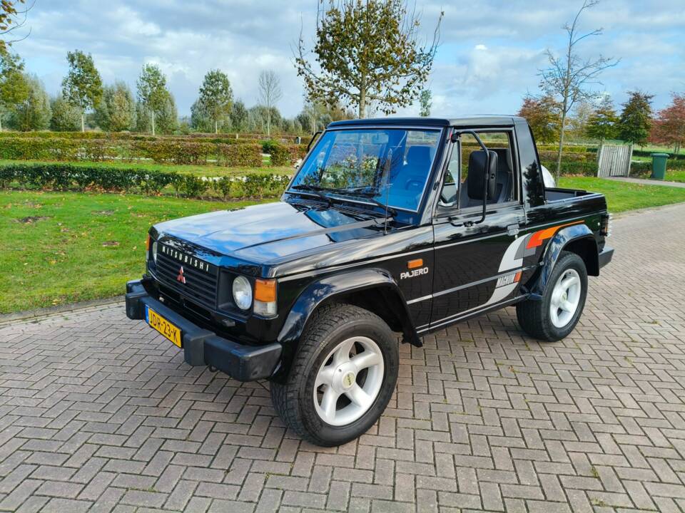 Image 1/8 of Mitsubishi Shogun (1987)