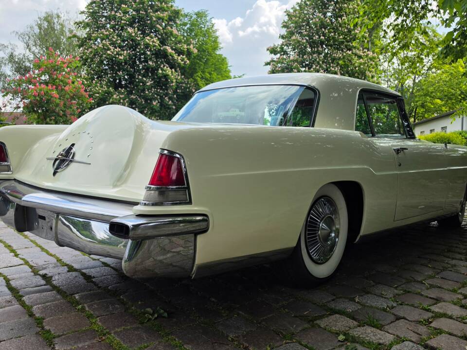 Image 4/75 of Lincoln Continental Mark II (1956)