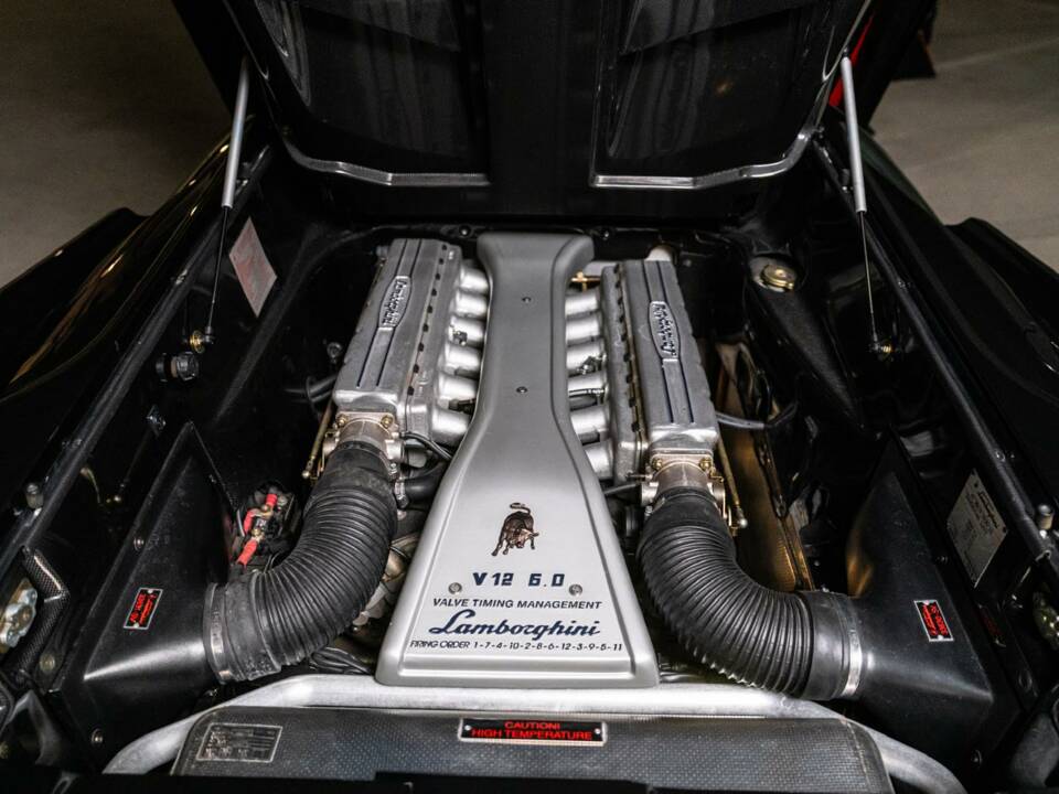 Image 18/31 of Lamborghini Diablo VT 6.0 (2001)