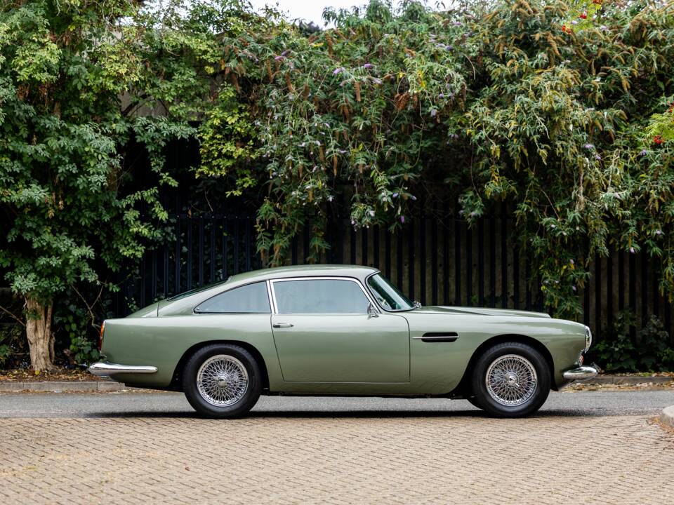Image 18/50 de Aston Martin DB 4 (1960)