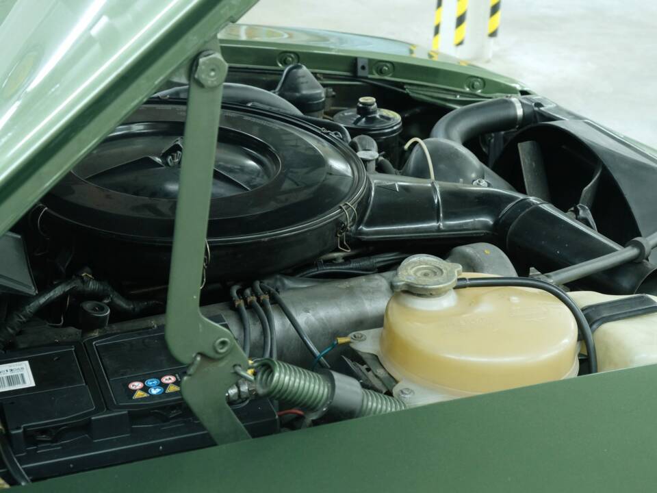 Image 42/50 de Mercedes-Benz 350 SLC (1973)